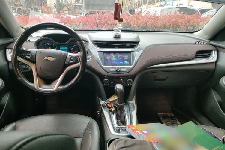 Used Chevrolet Malibu 2017 1.5T Automatic Luxury Edition Center Console