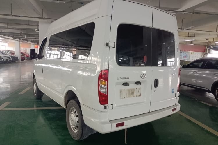 Used SAIC MAXUS Xintu V80 2021 2.0T Manual Classic Aoyuntong Short Wheelbase Mid-Roof 5/6-Seater

