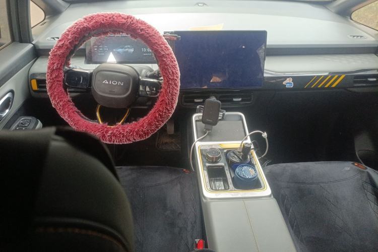 Used AION Y 2021 70 Intelligent Dynamic Edition Center Console