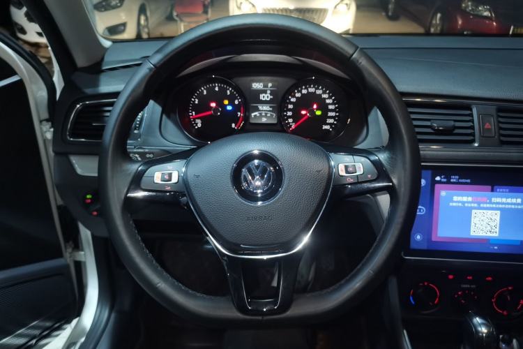 Used Volkswagen Lavida 2017 1.6L Automatic Comfort Edition
