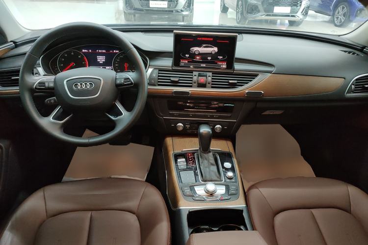 Used Audi A6L 2018 30th Anniversary Edition 30 FSI Style Model Center Console