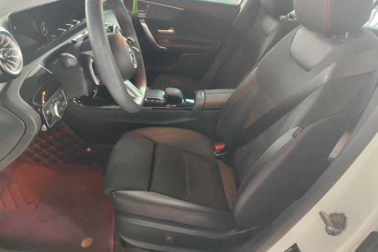 Used Mercedes-Benz A-Class 2022 Revised Version A 200 L Sport Sedan Fashionable Style
