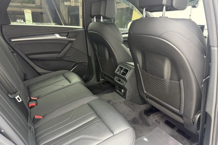 Used Audi Q5L 2023 40T Luxury Dynamic Model Interior 8