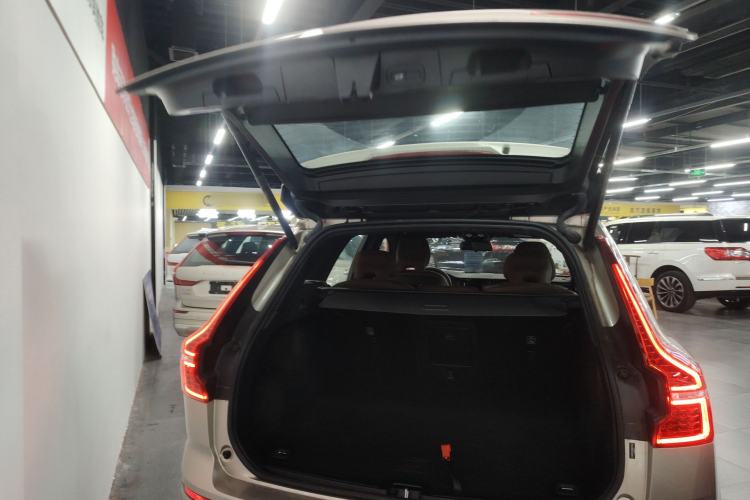 Used Volvo XC60 2025 B5 4x4 Smart Luxury Edition
