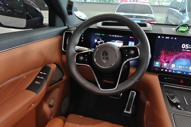 Used Hima AITO M8 2025 Extended-Range Max+ Version 53.4 kWh 5-Seater Edition
