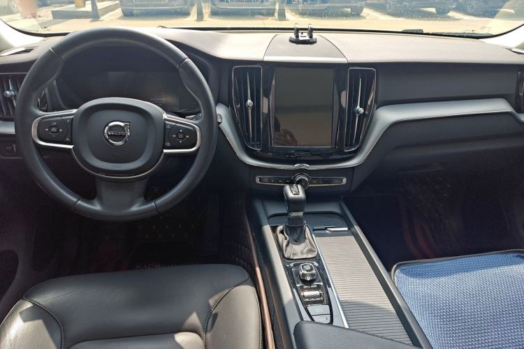 Used Volvo XC60 2021 T5 4x4 Smart Luxury Edition