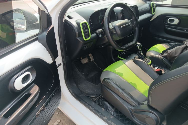 Used Roewe Clever 2021 302 km New Four-Seater Super-Efficient Version
