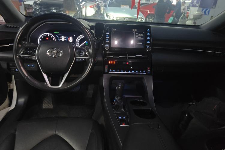 Used Toyota Avalon 2019 2.0L XLE Premium Edition China VI Center Console