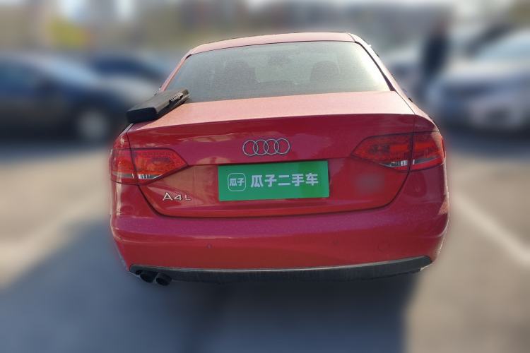 Used Audi A4L 2012 2.0 TFSI automatic standard version
