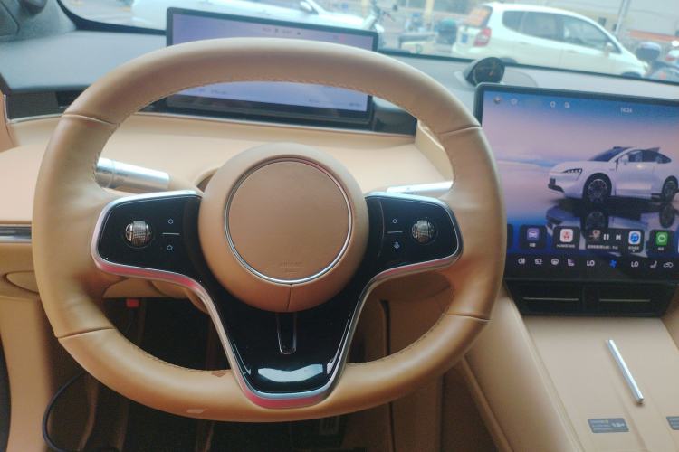 Used Hima Luxeed R7 2024 All-Electric 736 km Ultra
