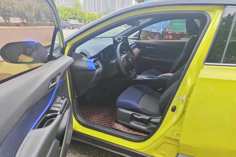 Used Toyota C-HR 2018 2.0L Leading with Sunroof China VI Standard