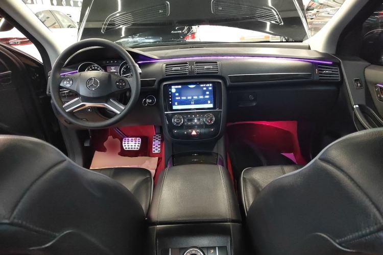 Used Mercedes-Benz R-Class 2017 R 320 4MATIC Business Edition Prestige Model
