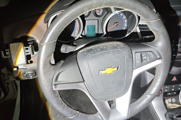 Used Chevrolet Cruze 2013 Hatchback 1.6L Manual Luxury Model
