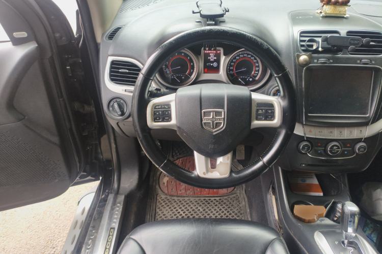 Used Dodge Journey 2013 2.4L Two-Wheel Drive Luxury Version