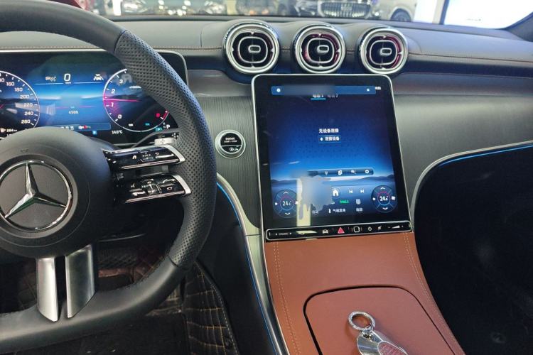 Used Mercedes-Benz GLC 2025 Facelift GLC 260 L 4MATIC Luxury Edition
