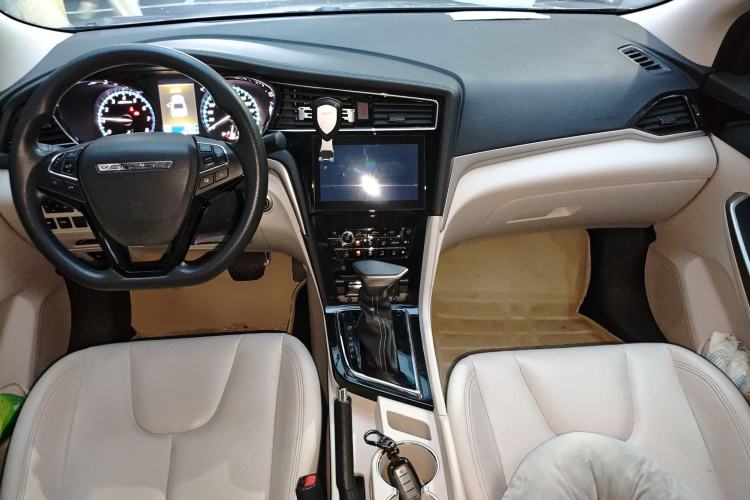 Used Venucia D60 2018 1.6L CVT Smart Connect Elite Edition