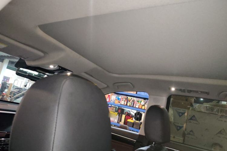 Used GAC Trumpchi GS8 2017 320T Four-Wheel Drive Luxury Smart Connectivity Version (7 Seats) Headliner