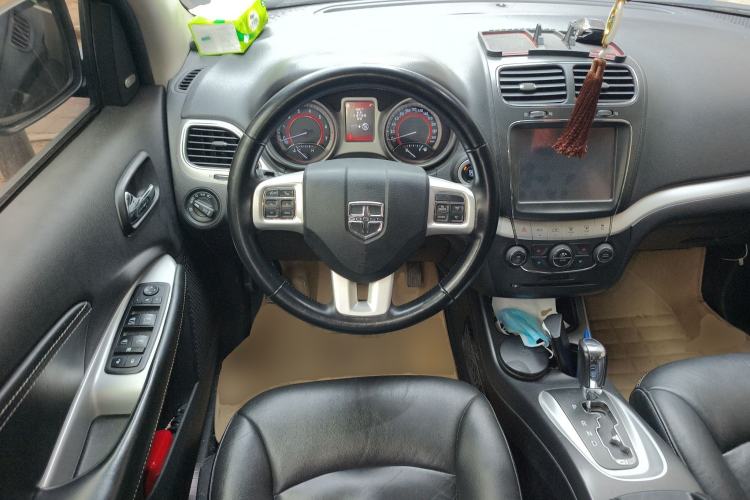 Used Dodge Journey 2013 2.4L Two-Wheel Drive Luxury Version