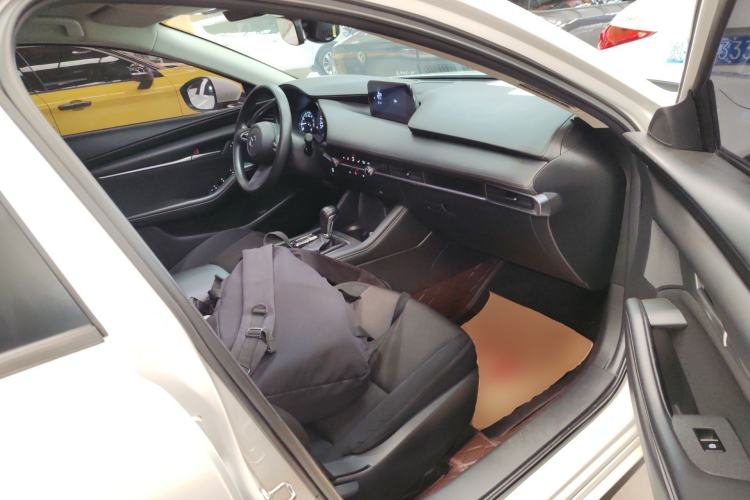 Used Mazda 3 Axela 2020 1.5L Automatic ZhiMei Edition Right Front Seat