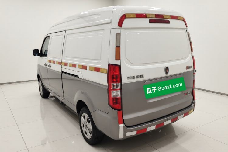 Used Jinbei New Hiace X30L 2022 1.5L Wealth Edition Air-Conditioning-Free Van China VI Standard SWC15M