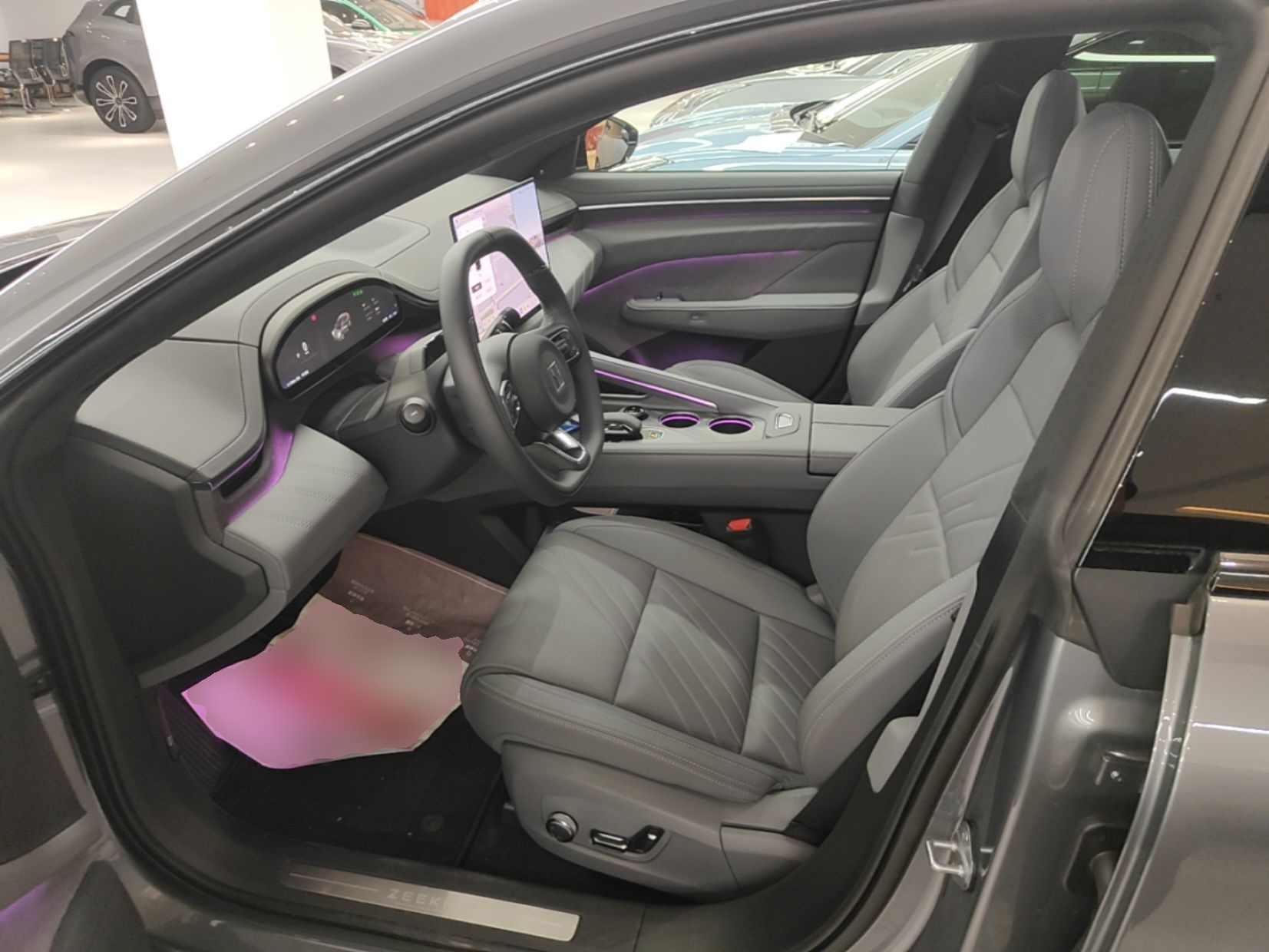 Zeekr 001 2025 YOU Edition 100 kWh All-Wheel Drive — снимка 17