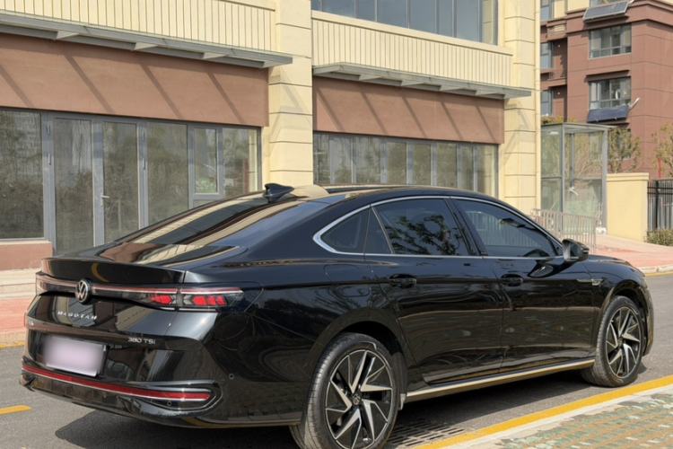 Used Volkswagen Magotan 2024 380TSI DSG Prestige Edition DaMai Package