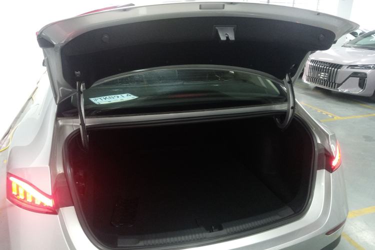 Used Roewe D7 2025 DMH 125km World Champion Edition Trunk