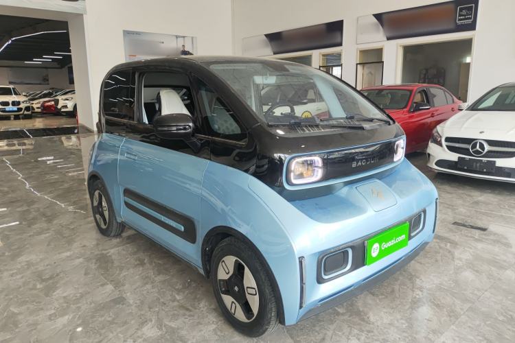 Used Baojun E300 2020 Plus Interstellar Smart Edition Front Right 45 Deg