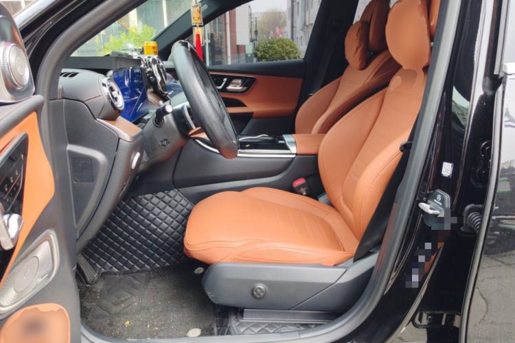 Used Mercedes-Benz GLC 2025 Refreshed GLC 300 L 4MATIC Dynamic Version 5 Seats Left Front Seat