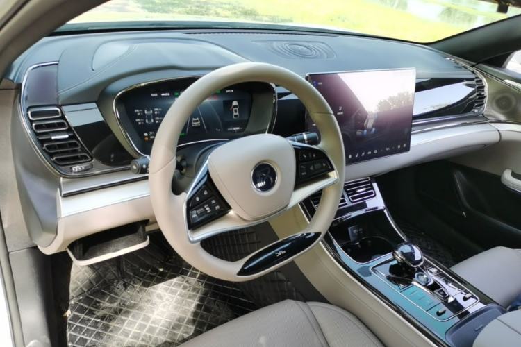 Used BYD Han 2025 DM-i 125KM Elite Model Center Console