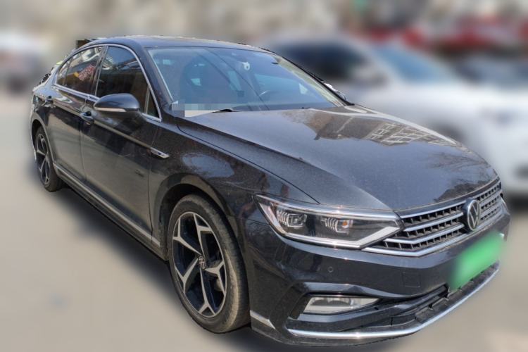 Used Volkswagen Magotan 2023 2 Million Units Commemorative Edition 330TSI DSG Luxury Version Front Right 45 Deg