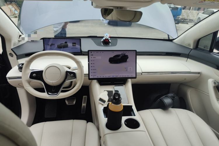 Used Hima Luxeed R7 2024 All-Electric 802 km Max Center Console