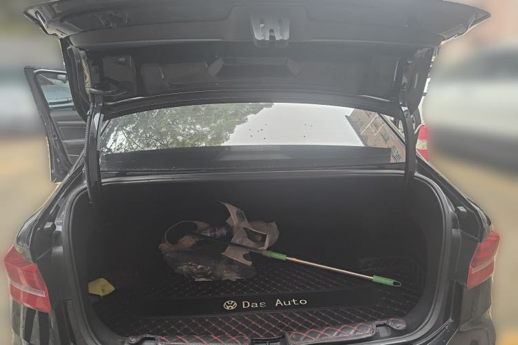 Used Volkswagen Lavida 2018 1.5L Automatic Comfort Edition China V Standard Trunk