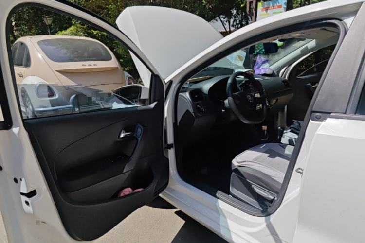 Used Volkswagen Polo 2016 1.4L Manual Fashion Model