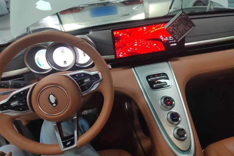 Used ORA Lightning Cat 2022 555 km Luxury Edition Center Console