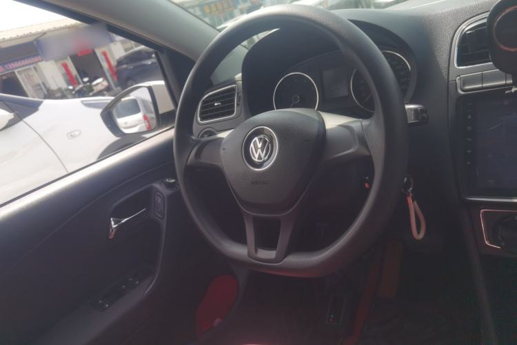 Used Volkswagen Polo 2014 1.6L Automatic Comfort Edition Steering Wheel