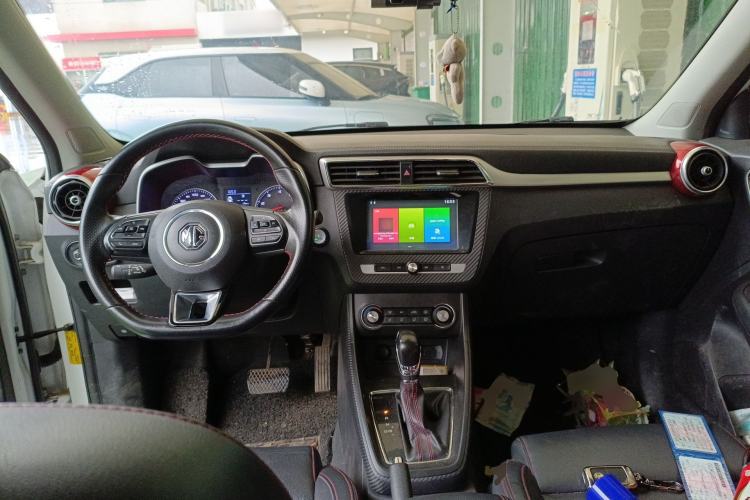 Used MG ZS 2017 16T Automatic Prestige Edition Center Console