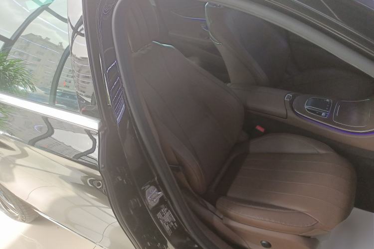 Used Mercedes-Benz E-Class New Energy 2022 Restyled E 350 e L Plug-in Hybrid Sedan Right Front Seat