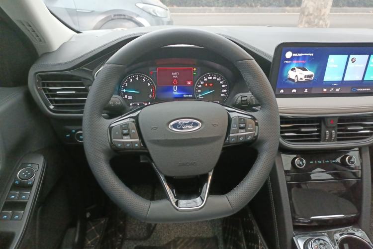 Used Ford Escape 2024 EcoBoost 245 Two-Wheel-Drive Titanium Edition