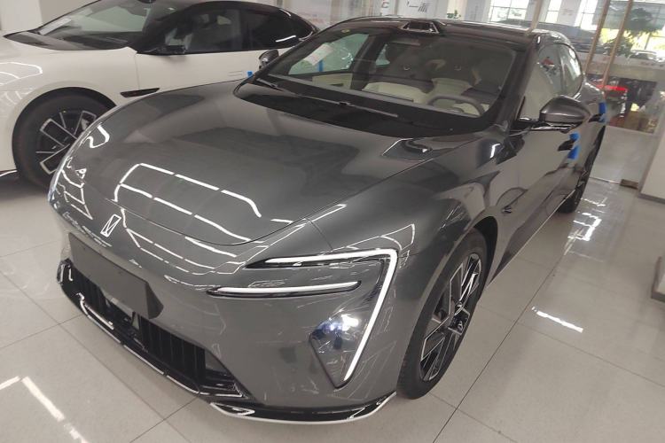 Used Avatr 06 2025 Max All-Electric Version