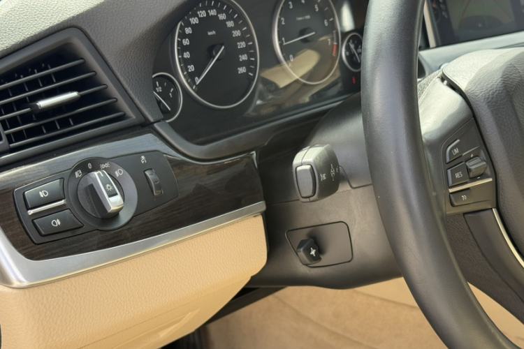 Used BMW 5 Series 2014 525Li Luxury Design Package
