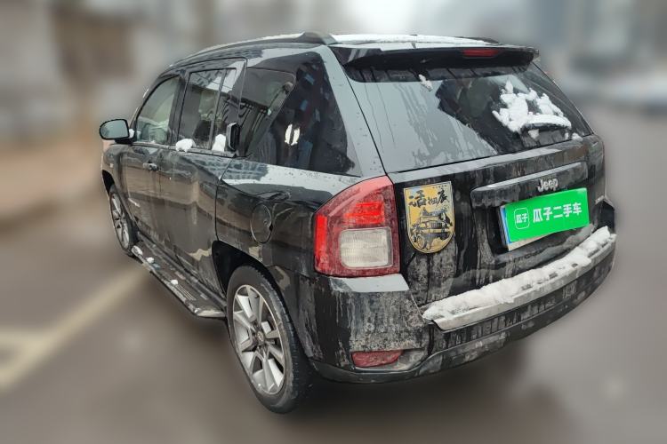 Used Jeep Compass 2015 2.0L Two-Wheel Drive Luxury Edition
