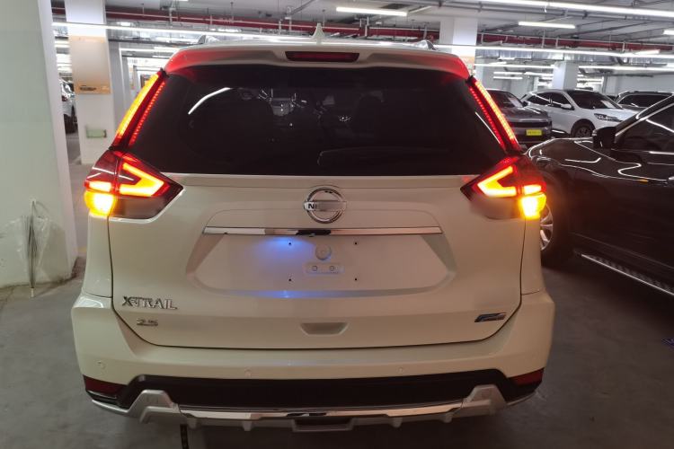 Used Nissan X-Trail 2017 2.5L CVT Luxury Edition 4WD
