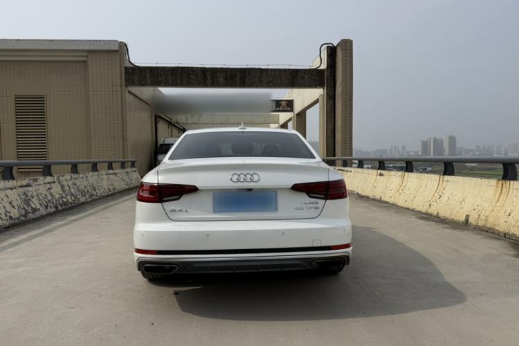 Used Audi A4L 2019 40 TFSI Fashion Edition China VI Emission Standard