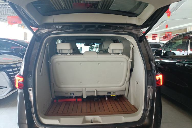 Used Buick GL8 2021 Land Cruiser Executive Class 652T Luxury Model
