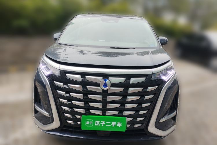 Used Denza D9 2022 DM-i 1040 Prestige Model
