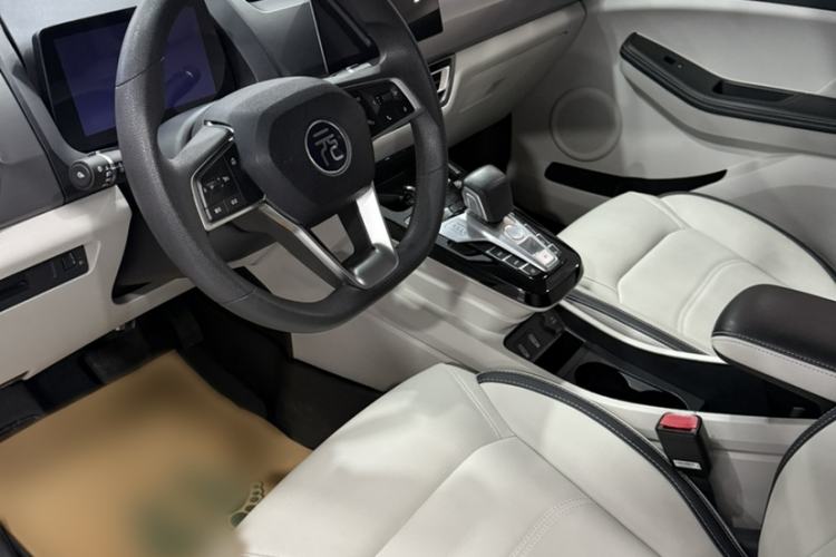 Used BYD Yuan Pro 2021 401 km Luxury Version Interior 2