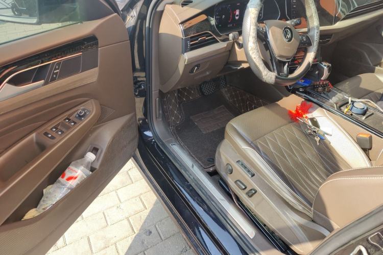 Used Volkswagen Passat 2020 Revised Version 330TSI Luxury Edition China VI Standard