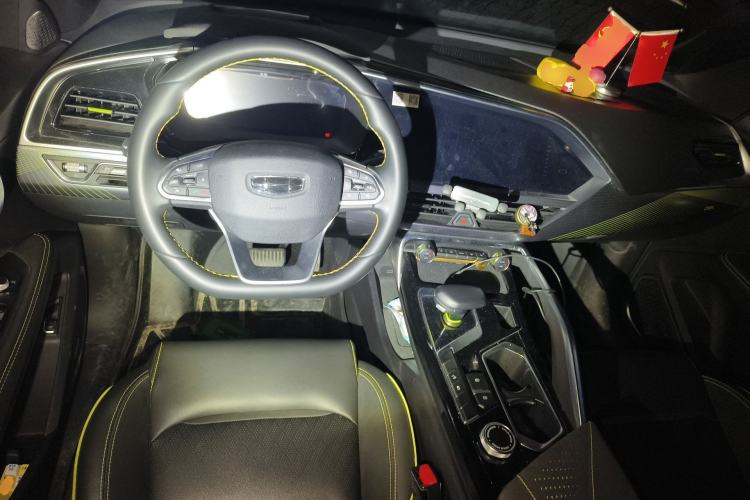 Used Geely Auto Monjaro S 2021 2.0TD Automatic Two-Wheel Drive Lightning Edition Center Console