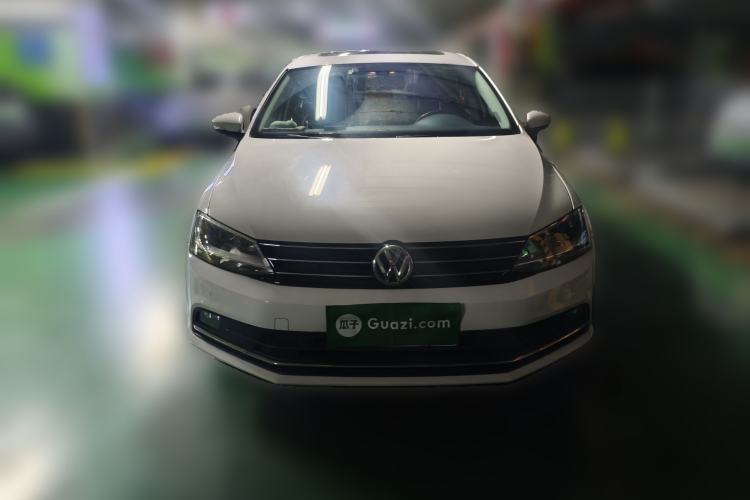 Used Volkswagen Sagitar 2015 230TSI Automatic Luxury Model Front